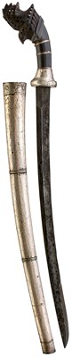 Lot 518 - A 19TH CENTURY SUMATRAN PEDANG OR SHORT SWORD
