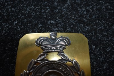 Lot 735 - AN OFFICER'S SHOULDER BELT PLATE TO THE 8TH BENGAL NATIVE INFANTRY