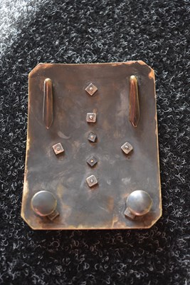 Lot 735 - AN OFFICER'S SHOULDER BELT PLATE TO THE 8TH BENGAL NATIVE INFANTRY