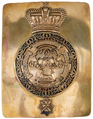 Lot 728 - A GEORGE IV OFFICER'S SHOULDER BELT PLATE TO THE 1ST ROYAL REGIMENT OF FOOT (THE ROYAL SCOTS)