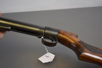 Lot 408 - A GOOD .177 CALIBRE ANTIQUE BSA STANDARD AIR RIFLE