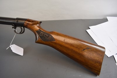 Lot 408 - A GOOD .177 CALIBRE ANTIQUE BSA STANDARD AIR RIFLE