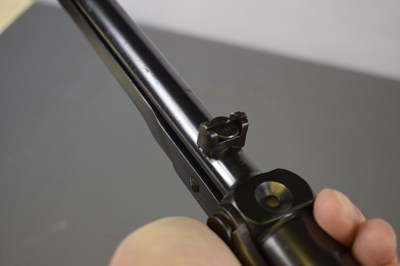 Lot 408 - A GOOD .177 CALIBRE ANTIQUE BSA STANDARD AIR RIFLE