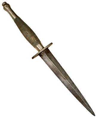 Lot 793 - A PRESENTATION 2ND PATTERN FAIRBAIRN-SYKES COMMANDO KNIFE OR DAGGER