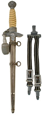 Lot 34 - A THIRD REICH LUFTWAFFE SECOND PATTERN OFFICER'S DAGGER