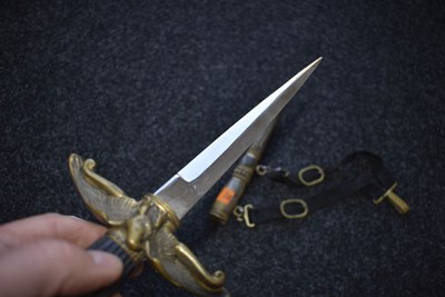 Lot 82 - A HUNGARIAN AIRFORCE OFFICER'S DAGGER