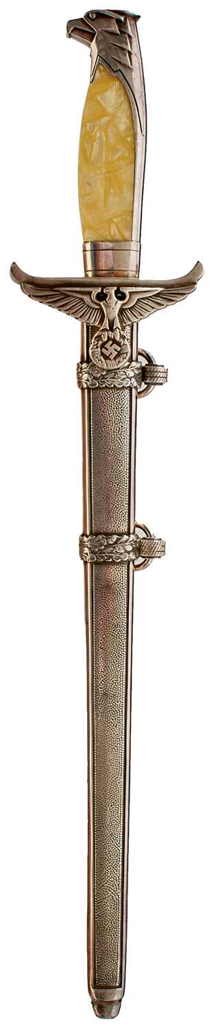Lot 76 - A THIRD REICH GOVERNMENT OFFICIALS DAGGER