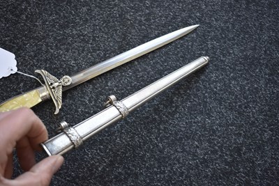 Lot 76 - A THIRD REICH GOVERNMENT OFFICIALS DAGGER