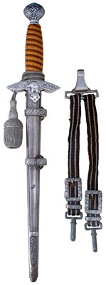 Lot 779 - A THIRD REICH SECOND PATTERN LUFTWAFFE OFFFCER'S DAGGER