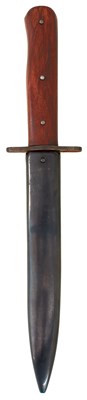 Lot 797 - A WORLD WAR II GERMAN COMBAT KNIFE