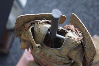 Lot 21 - A JAPANESE MINIATURE SAMURAI ARMOUR