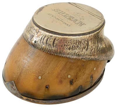 Lot 699 - A ROLAND WARD HORSE HOOF INK WELL