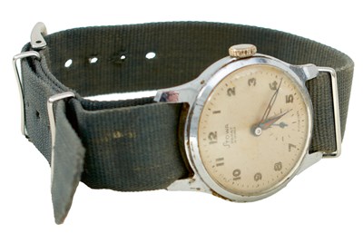 Lot 842 - A THIRD REICH ARMY WATCH