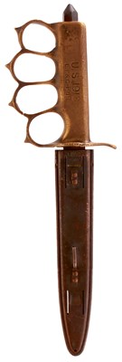Lot 606 - AN ANTIQUE FIRST WORLD WAR UNITED STATES KNUCKLE KNIFE OR TRENCH DAGGER BY L.F.&C.