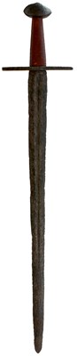 Lot 273 - A MEDIEVAL SINGLE HANDED OR HAND AND A HALF SWORD