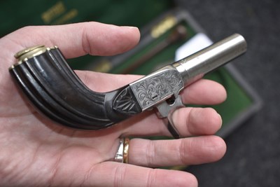 Lot 334 - A CASED PAIR OF 54-BORE FRENCH PERCUSSION BOXLOCK RIFLED POCKET PISTOLS