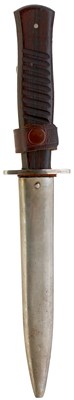 Lot 774 - A FIRST WORLD WAR GERMAN TRENCH KNIFE