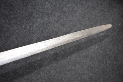 Lot 237 - A FINE 17TH CENTURY GERMAN SWORD RAPIER