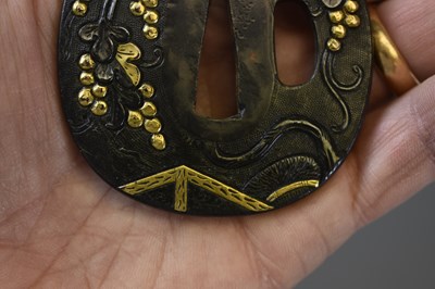 Lot 17 - AN OVAL SHAKUDO GOTO SCHOOL TSUBA
