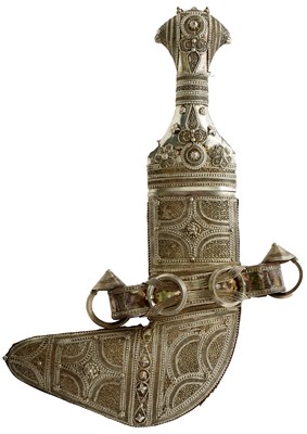 Lot 144 - A 20TH CENTURY OMANI JAMBIYA