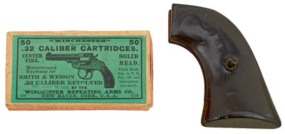 Lot 571 - A PAIR OF COLT PEACEMAKER REVOLVER GRIPS