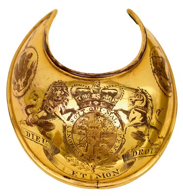 Lot 602 - A GEORGIAN OFFICER'S GILT GORGET OF THE HONOURABLE ARTILLERY COMPANY