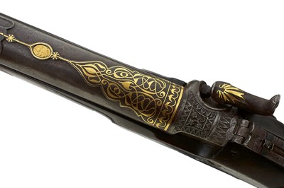 Lot 161 - A FINE .650 CALIBRE PERCUSSION OTTOMAN RIFLE WITH GOLD KOFTGARI AND DAMASCUS MOUNTS
