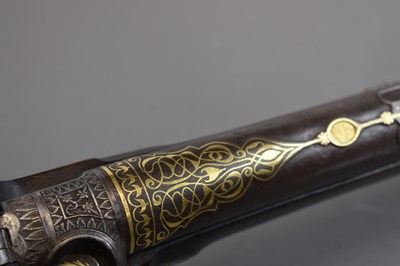 Lot 161 - A FINE .650 CALIBRE PERCUSSION OTTOMAN RIFLE WITH GOLD KOFTGARI AND DAMASCUS MOUNTS