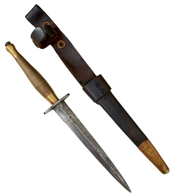 Lot 705 - A WORLD WAR II B2 VARIANT 2ND PATTERN FAIRBAIRN SYKES COMMANDO KNIFE OR DAGGER