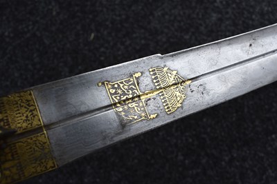 Lot 62 - A FINE 19TH CENTURY GOLD DECORATED INDIAN TULWAR
