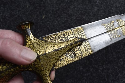 Lot 62 - A FINE 19TH CENTURY GOLD DECORATED INDIAN TULWAR
