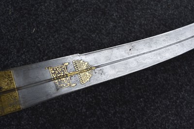 Lot 62 - A FINE 19TH CENTURY GOLD DECORATED INDIAN TULWAR