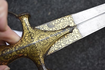 Lot 62 - A FINE 19TH CENTURY GOLD DECORATED INDIAN TULWAR