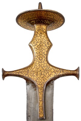 Lot 65 - A FINE 19TH CENTURY GOLD DECORATED INDIAN TULWAR