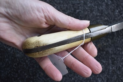 Lot 40 - A 19TH CENTURY IND0-PERSIAN PESHKABZ OR DAGGER