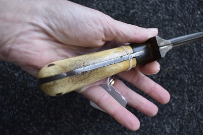 Lot 40 - A 19TH CENTURY IND0-PERSIAN PESHKABZ OR DAGGER