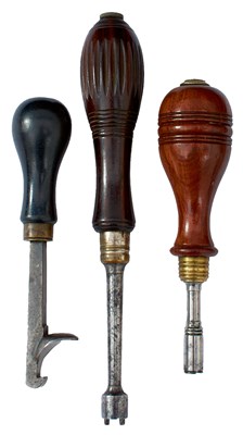 Lot 521 - SIX VARIOUS GUN TOOLS