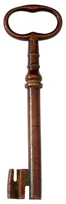 Lot 493 - A SCARCE LATE 18TH CENTURY ENGLISH GUNPOWDER MAGAZINE ROOM KEY