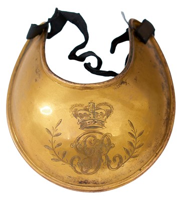 Lot 705 - A GEORGIAN GILT UNIVERSAL GORGET ASSOCIATED WITH THE LOYAL LONSDALE MILITIA