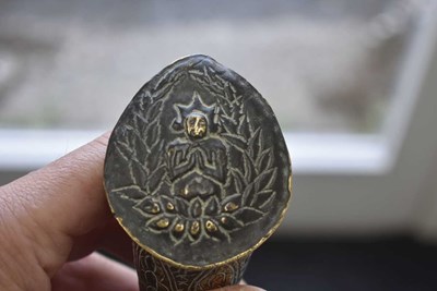 Lot 61 - A LATE 18TH CENTURY LUANG PRABANG HOWDAH SWORD