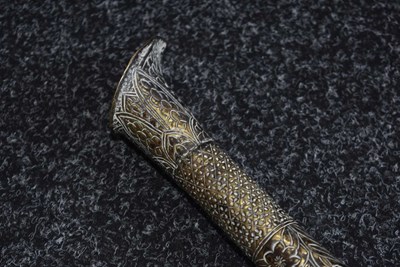Lot 61 - A LATE 18TH CENTURY LUANG PRABANG HOWDAH SWORD