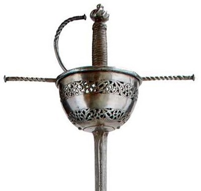 Lot 32 - A 17TH CENTURY SPANISH CUP-HILT RAPIER