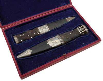 Lot 835 - AN HISTORIC CASED PAIR OF SCOTTISH OFFICER'S SGIAN DUBH PRESENTED TO LIEUTENANT COLONEL WILLIAM ROBERTSON V.C.