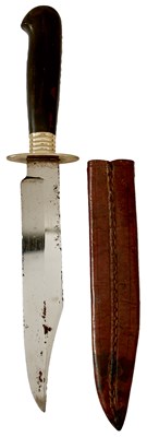 Lot 179 - A SMALL BOWIE KNIFE
