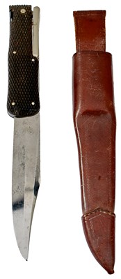 Lot 173 - A GOOD FOLDING BOWIE KNIFE