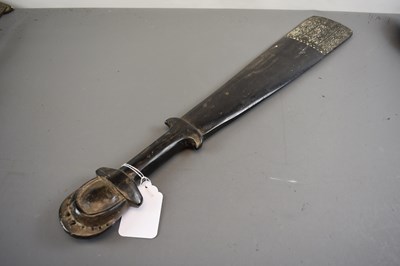 Lot 117 - TRIBAL ART: A MASSIM CLUB, TROBRIAND ISLANDS, PAPUA NEW GUINEA