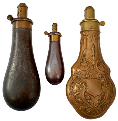 Lot 501 - A SMALL COLLECTION OF SHOT AND POWDER FLASKS