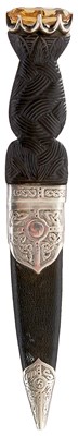 Lot 353 - A SCOTTISH SILVER MOUNTED SGIAN DUBH