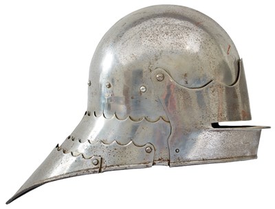 Lot 318 - A GOOD COPY OF A GERMAN GOTHIC SALET OR HELMET IN THE 15TH CENTURY STYLE