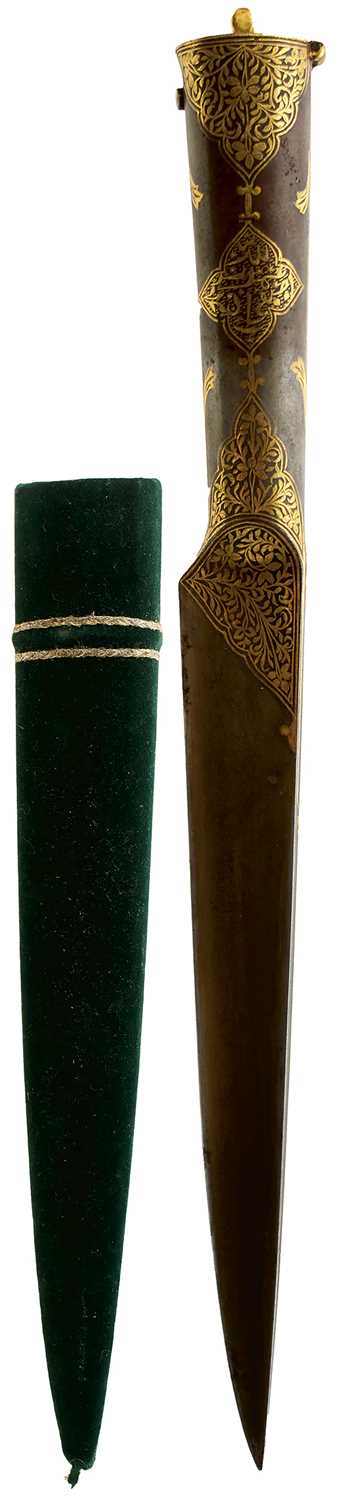Lot 77 - A 20TH CENTURY GOLD KOFTGARI DOUBLE DAGGER